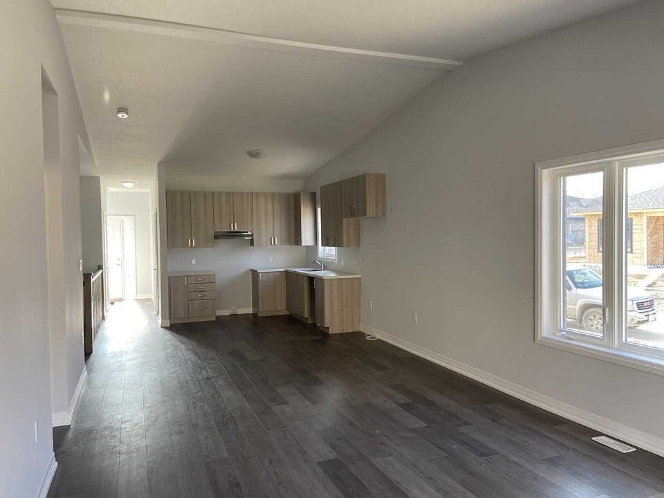 2nd image of 550 Grey St #16