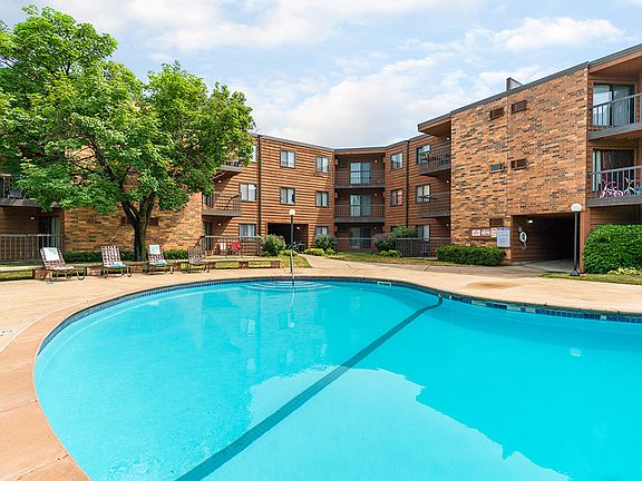 4th image of 1212 Washington Memorial Dr #329