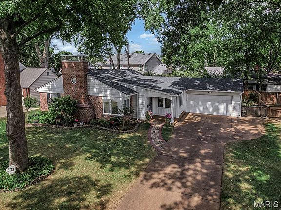 2nd image of 533 Bedford Oaks Dr