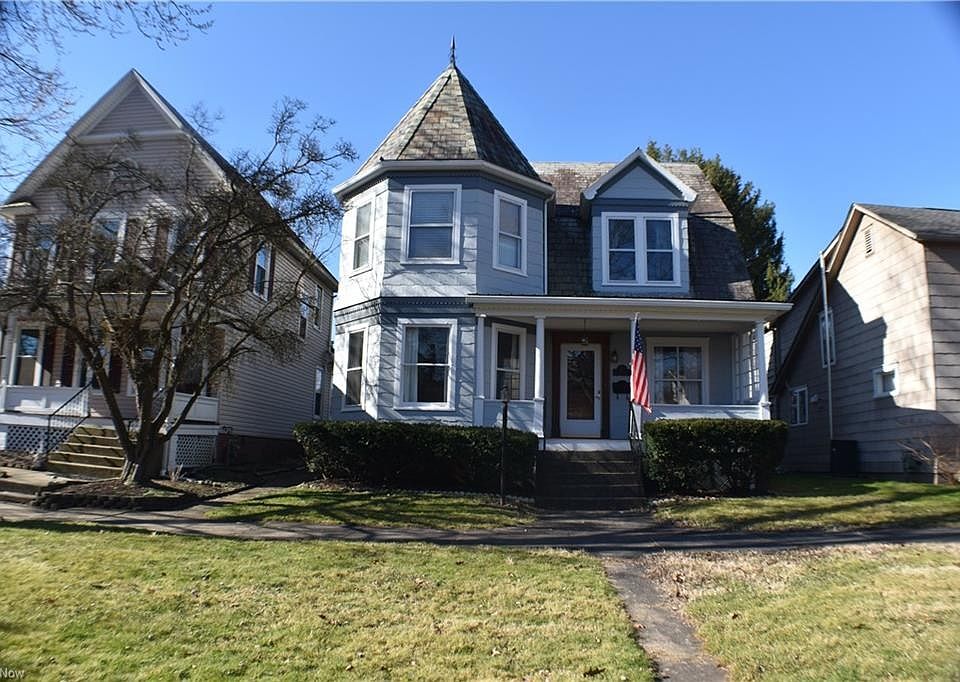 1st image of 609 7th St