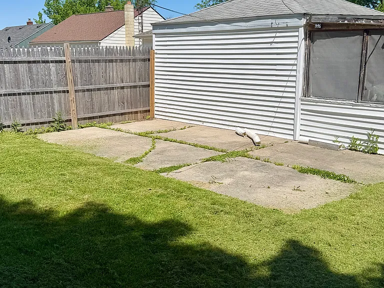 3809 Larchmont St — Photo 23