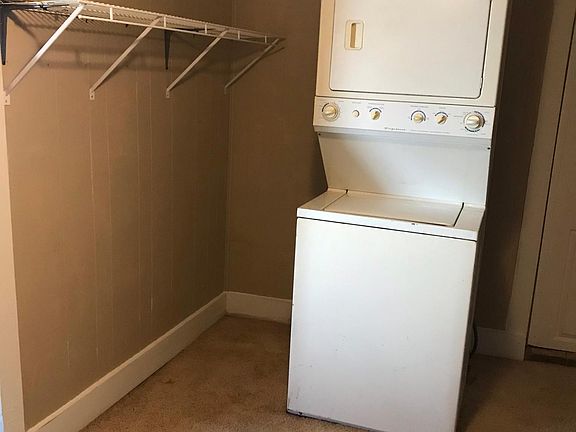 2nd image of 522 Hillsdale Ave