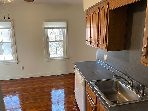 4th image of 97 Mawney St Floor 1