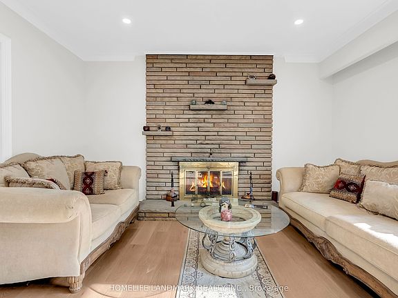5th image of 11821 Woodbine Ave