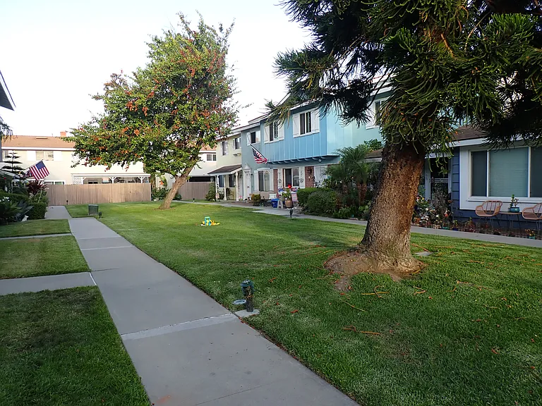 10156 Holburn Dr — Photo 29