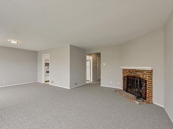2nd image of 2943 Taraval St #2943
