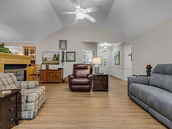 5th image of 2 Annan Cir