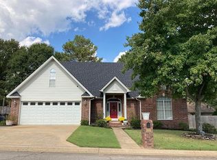 210 Hermitage Dr, Searcy, AR 72143