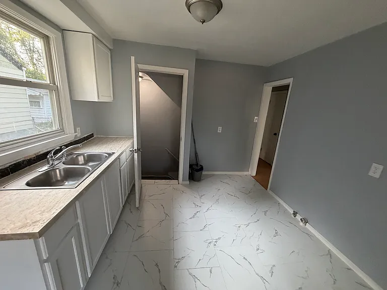 18520 Tireman St — Photo 3