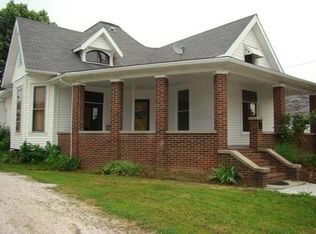 202 W Van Trees St, Washington, IN 47501