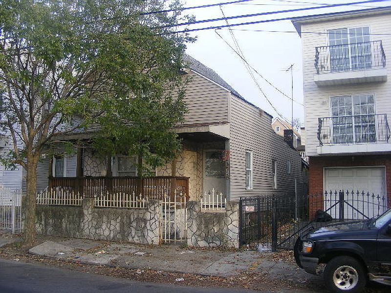2nd image of 273 Lake St