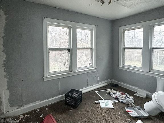 4th image of 16532 Birwood St