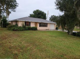 959 Lake Dr E, Lake Placid, FL 33852
