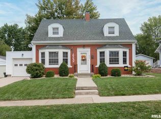 225 W South St, Geneseo, IL 61254