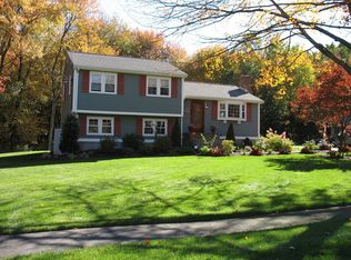 15 Everett Ln, Foxboro, MA 02035