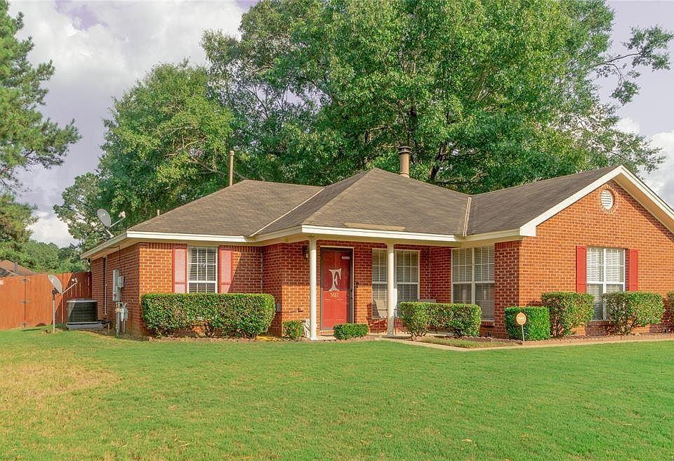 1st image of 5681 Valley Brook Ln