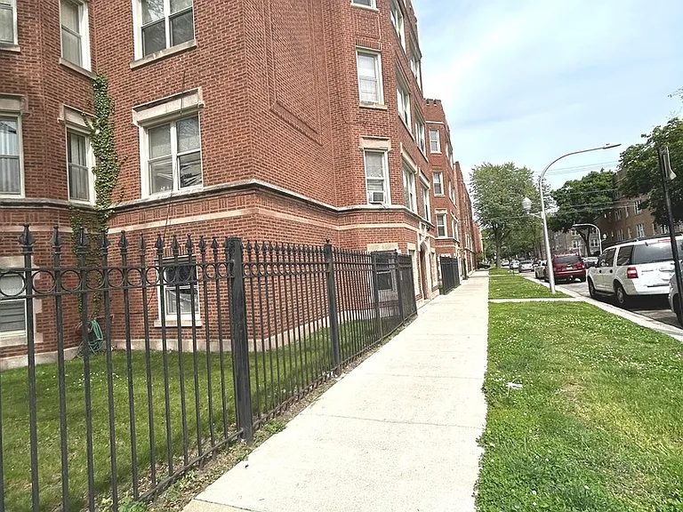 7655 S Yates Blvd #2410-2 — Photo 2
