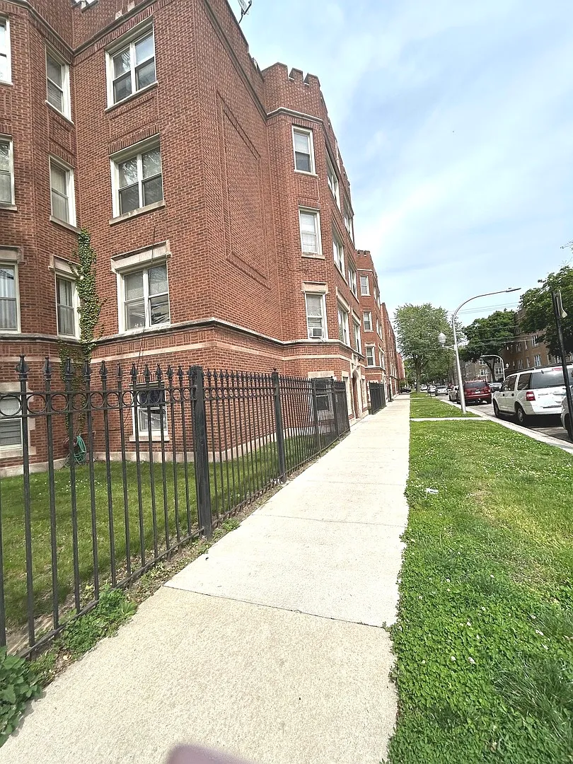 Building Photo - 7655 S Yates Blvd #2410-2