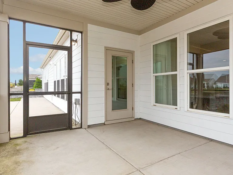 7129 Spoleto Dr — Photo 42