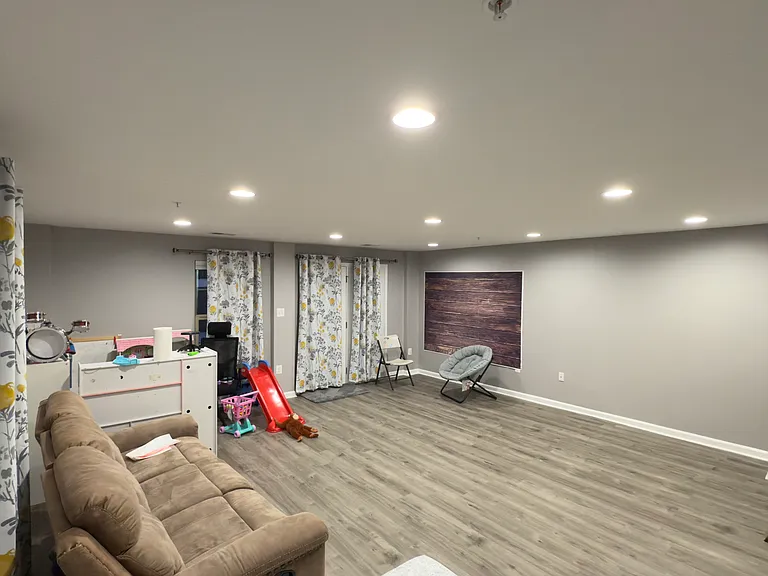 5825 Rochefort St — Photo 5