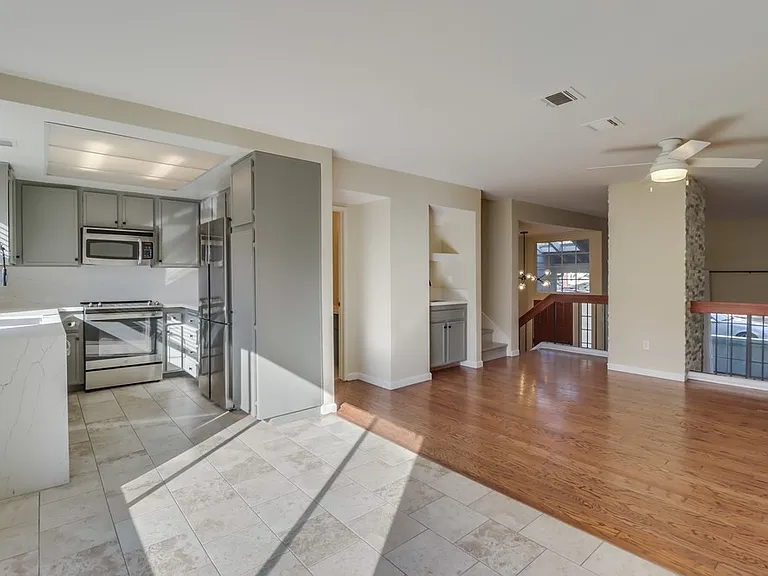 3222 Old Bridgeport Way — Photo 10