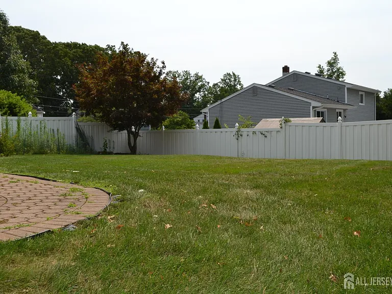 2 Albemarle Rd — Photo 24