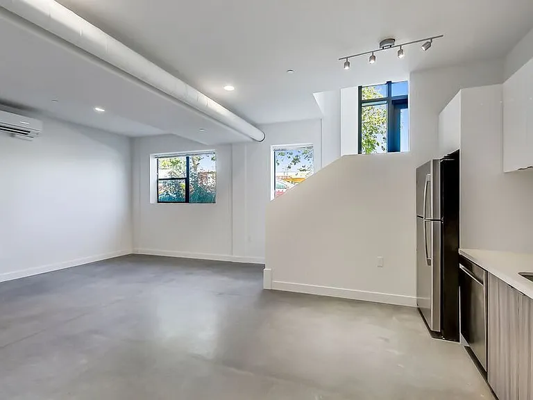 950 Lofts — Photo 67