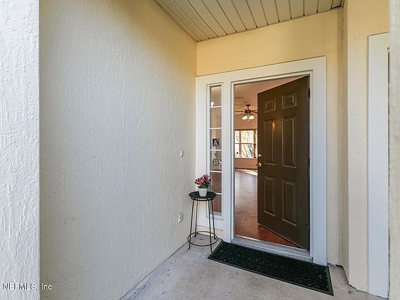 3rd image of 719 MIDDLE BRANCH Way