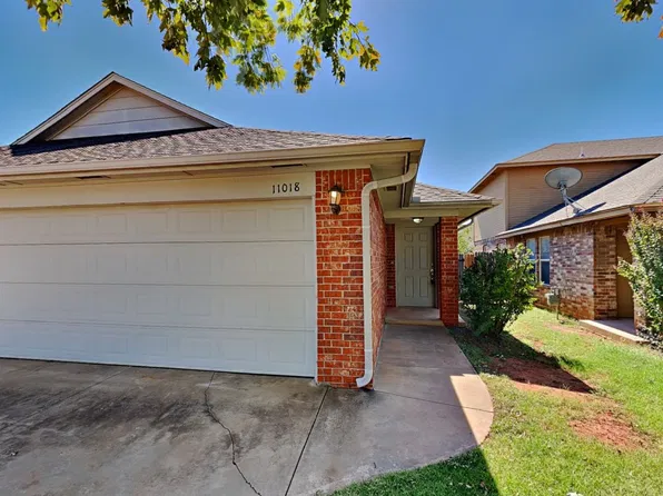 11018 SW 5th St, Yukon, OK 73099