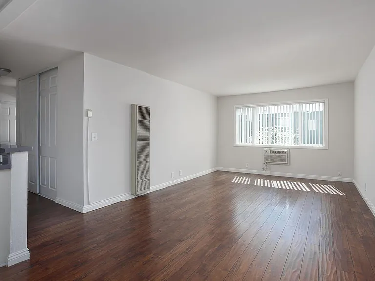 5161 Riverton Ave #108 — Photo 3