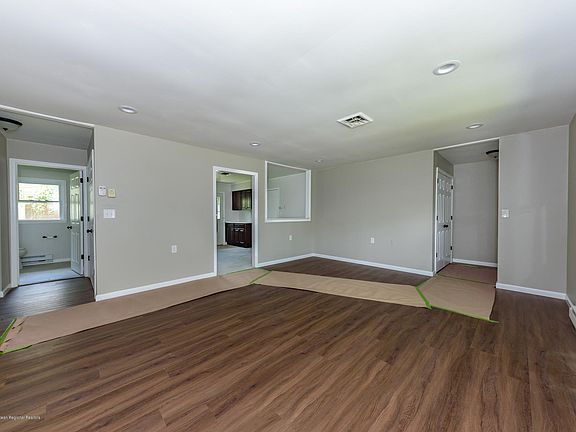 5th image of 265A Kingston Ct #1001