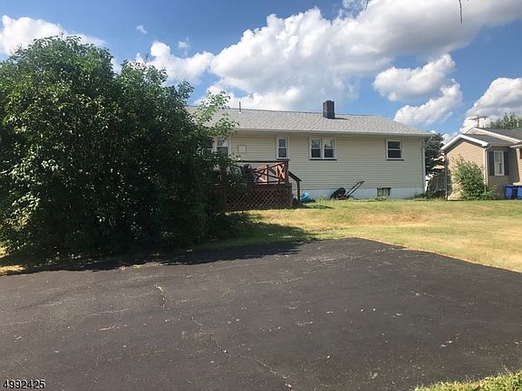 5th image of 886 Sampson Ave