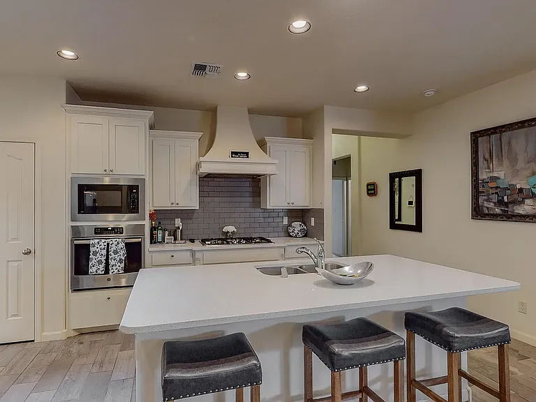 7309 Ojai St NE — Photo 8