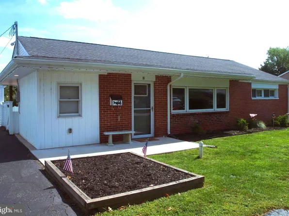 8 Laurel Ln, Plymouth Meeting, PA 19462