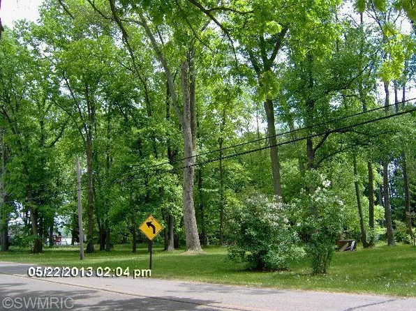 467 Iyopawa Rd, Coldwater, MI 49036