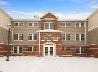 23002 Chandlers Ln APT 344, Olmsted Falls, OH 44138