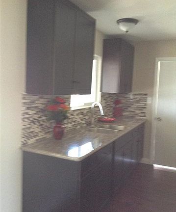 4th image of 40726 Mayberry Ave