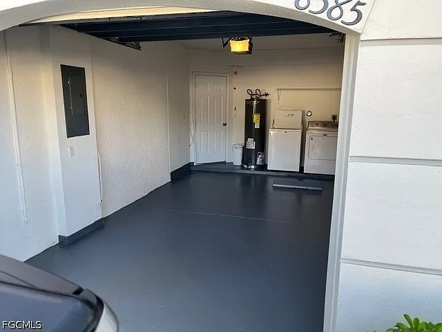8585 Athena Ct — Photo 35