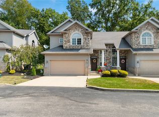 3288 Grey Village Dr #3, Akron, OH 44319