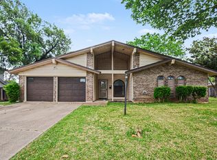 1629 Brent Ct, Grand Prairie, TX 75051
