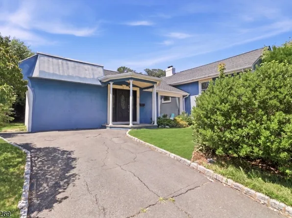 200 Mccosh Rd, Clifton City, NJ 07043
