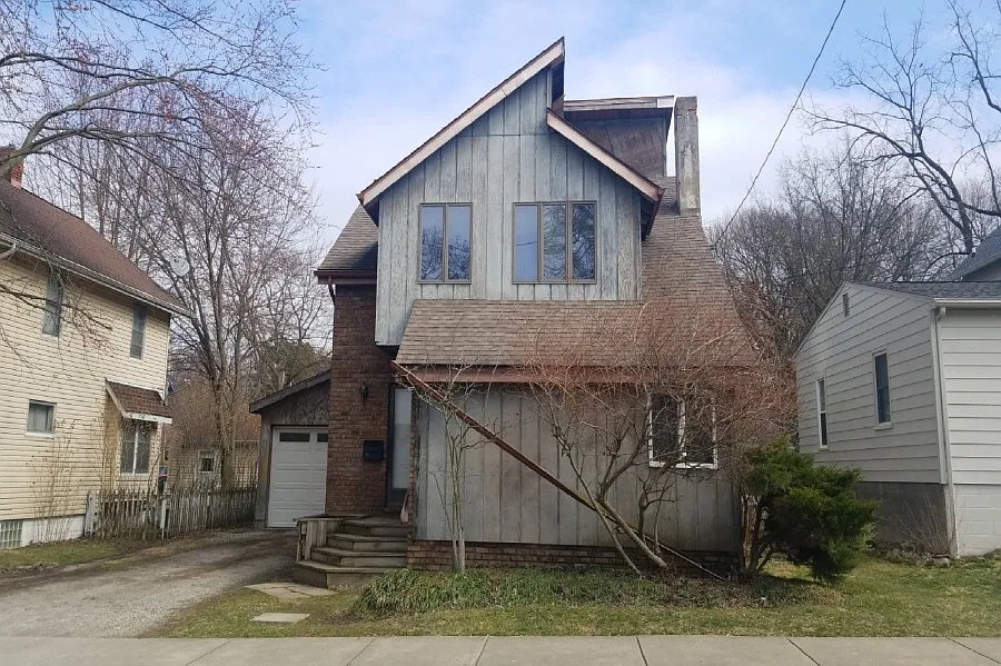 591 Lloyd St photo 1