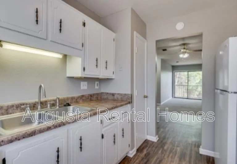 2449C Jennings Rd — Photo 9