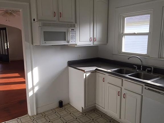 3rd image of 1522 N Bosart Ave