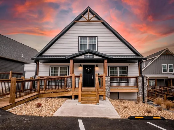 149 Branson Cove Ct, Hollister, MO 65672