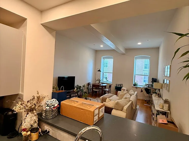 Franklin House Apartments — Photo 42