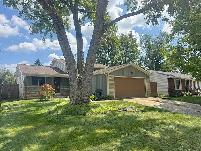 3 bed, 1.5 bath, 1430 sqft, $1,750 — Photo 2
