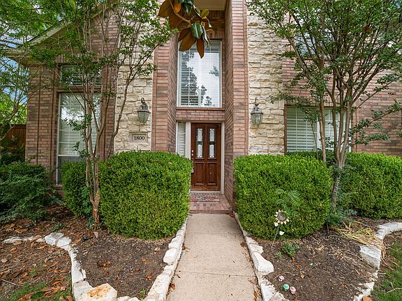 4th image of 1800 Montura Ln