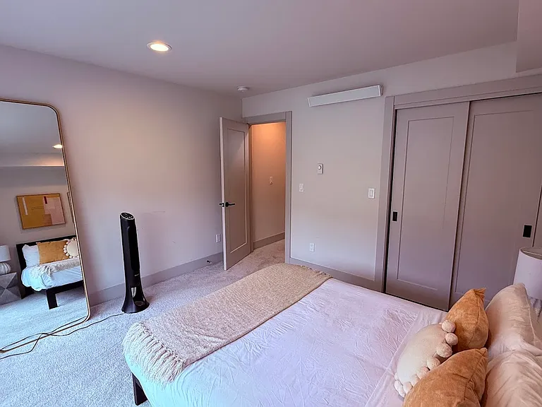 4204 Evanston Ave N — Photo 10
