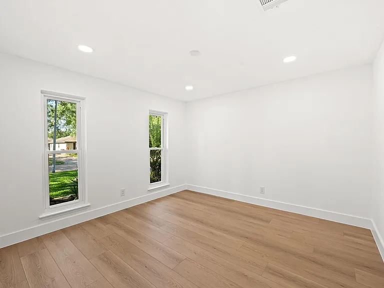 7631 Westwind Ln — Photo 20